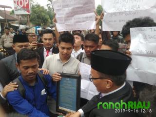 Aksi Damai BEM Poltek Bengkalis Menyuarakan Tuntutan Rakyat