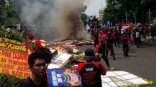 Karangan Bunga Ahok dibakar, Berikut alasannya