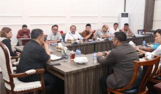 Pj Gubri Riau didamping Bupati Bengkalis Terima Kunjungan Investor dari China