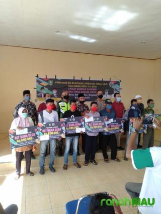 Babinsa Koramil 01 Bengkalis Laksanakan Pengawasan Pembagian BLT