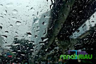 BMKG Riau Imbau Waspada Hujan lebat Disertai Petir di Sejumlah Wilayah Sabtu Malam