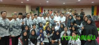 Sampaikan Aspirasi, Guru KGTHNK 35 + Tuntut Jadi PNS