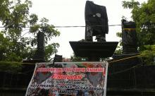 Piala Adipura Kota Pekanbaru Diselimuti Kain Hitam