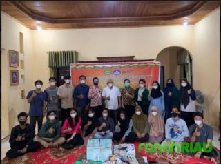 Sosialisasi dan Pelatihan pembuatan varian Formulasi Serbuk Ajaib Penjernih Air Gambut bentuk Saset