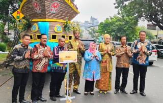 Bupati Bengkalis Hadiri Kirab Budaya Sempena HUT ke-44 Dekranasda di Kota Surakarta