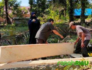 UPIK UNRI 2023, Produksi Mebel dan Interior dari Limbah Batang Sawit