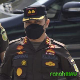 Ditanya Soal Pemeriksaan Saksi Kasus Korupsi, Kajari Kuansing Bungkam