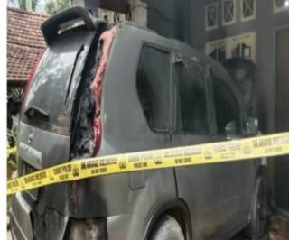 Mobil dan Rumah Ketua DPC BIDIK Terbakar, Polda Riau Diminta Tangkap Pelaku