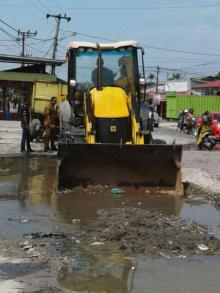 Dinas PUPR Kota Pekanbaru mulai melaksanakan perbaikan Jalan Suka Karya