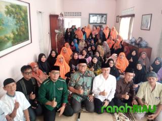 Doktor Ikhsan bahas Solusi Banjir dan Pendidikan di Wirid Bersama Warga Tirta Siak