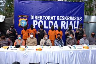 Polda Riau Bongkar Sindikat Penyulingan Minyak Ilegal di Dumai, 4 Orang Diringkus, 1 DPO