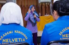 Ini Penjelasan Senator Asal Riau Kepada Mahasiswi Akbid