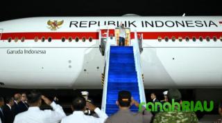 Prabowo Terbang ke Rusia, Diundang Khusus Putin Jadi Tamu Kehormatan Utama EEF ke-11