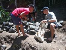 Bersenda gurau Satgas dan Masyarakat, Warnai TMMD ke 104