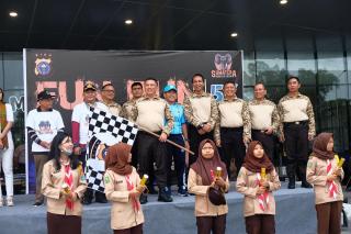 Kapolda Riau lepas peserta Lomba lari Fun Run di Kota Dumai