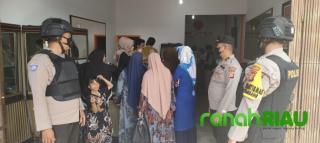 Polsek Tambang Berikan Kenyamanan Kepada Masyarakat di Sejumlah Tempat Keramaian