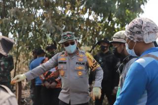 Kapolda Riau Gencarkan Padamkan Api Karhutla di Pulau Merbau dan Bengkalis