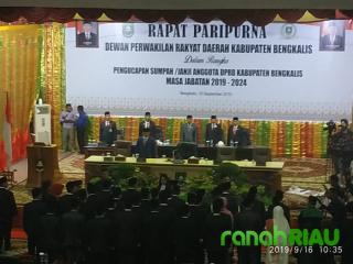 Pelantikan DPRD Bengkalis di Hadiri Ribuan Para Undangan