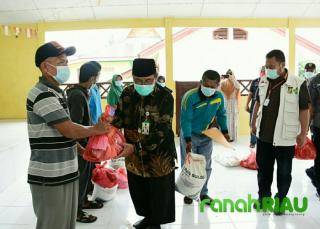 Baznas Salurkan 10.000 Paket Sembako Non Beras di Kampar