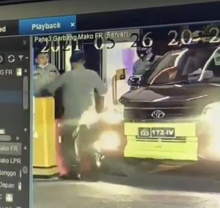 Propam Ungkap Alasan Perwira Pukul Seorang Penjaga Portal di Pintu Utama Mapolda Riau