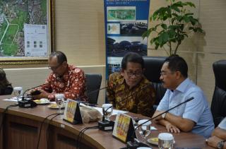 Sekdaprov Riau Bangun Sinergitas dengan Direksi TMII Kembangkan Anjungan Riau