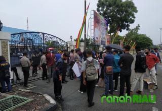Kesal dan Kecewa, AMPIBI Kembali Gelar Aksi Demo di Depan Kantor Bupati Bengkalis