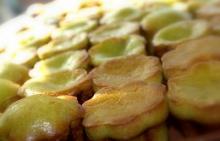 Bolu Memikat, Khas Melayu Melekat