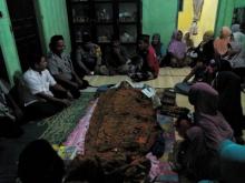 Frustasi, Pria Ini Gantung Diri Dirumahnya, Alasannya Bikin Sedih...