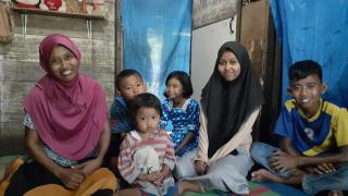 Hampir Putus Sekolah, Yosy Bersyukur Terima Bantuan Pendidikan Dari Rumah Yatim