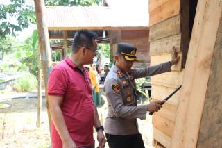 Bakti Sosial, Kapolres Bersama IPTB Bengkalis Beri Bantuan Masyarakat kurang Mampu