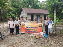 Kapolsek Pinggir Salurkan Sembako Jelang Lebaran 1440 H