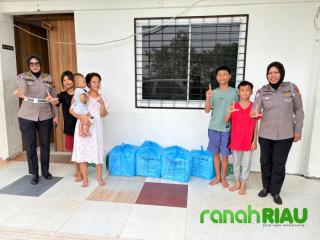 Polantas Turun Langsung ke Panti Asuhan, Jumat Barokah Ditlantas Polda Riau tebar Kepedulian