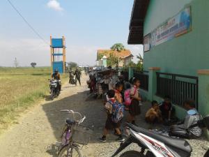   Wali Murid, Rasakan Halusnya Jalan Teras Usai Dibangun TMMD