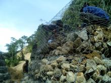 Pemasangan bronjong dudukan jembatan II Hampir Selesai