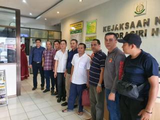 Penyidik Serahkan Tersangka Dan Barang Bukti Karhutla Korporasi ke Kejati