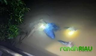 Mayat Seorang Wanita Tanpa Identitas Mengapung di Sungai Indragiri Hilir