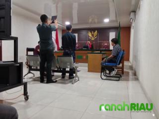 Sidang Tipiring di PN Bengkalis, Ketua Majelis Hakim Vonis Rudi Saputra tidak bersalah