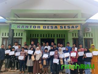 Menanam Literasi di Desa Sesap: Saat Remaja Diajak Cerdas Bermedia dan Tangguh Menghadapi Zaman