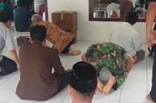 Sujud Syukur, Ini Solat Jumat Anggota Kodim Trenggalek