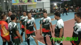 Tim voli LEGEND U-40 putra butuh tiga set untuk kalahkan RMS Sitorajo Kari