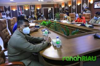 Walikota bersama Pejabat Pemko ikuti Rakor Virtual bersama Presiden Jokowi tentang Karhutla