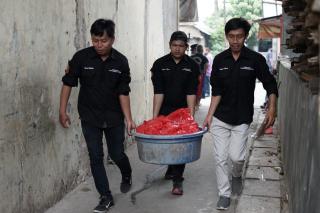 ReJO dan Azizah Kembali Bagikan Ribuan Sembako di Tangsel