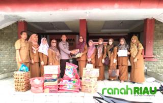 Aksi Pendidikan Sosial pelajar SMP Negeri 9 Pekanbaru bantu Korban Banjir