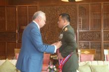 Panglima TNI Dianugerahi Tanda Kehormatan PGAT dari Kerajaan Malaysia