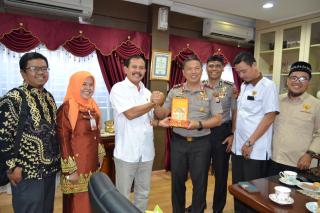 Silaturahmi dengan Kapolda, Zufra: bahas masalah transparansi dan korupsi