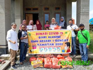 Ditengah Pandemi, Alumni SMU 1 Rengat Tahun 2001 terus Berbagi