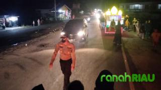 Situasi Jalan Sangat Ramai, Polsek Kuantan Mudik Amankan Dua Titik Lokasi Pawai Takbiran