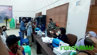 Kerjasama Camat, polisi dan TNI dalam percepat distribusi vaksinasi di Mandau