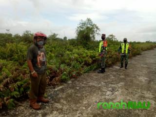 Babinsa Koramil 01 Bengkalis Ketua MPA Melaksanakan Patroli Karhutla
