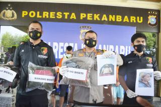 Satreskrim Polresta Pekanbaru Berhasil Ungkap Enam Tersangka Penyiraman Air Keras